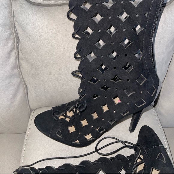 STYLISH HEELS BOOTIE, DIAMOND SHAPED - Picture 3 of 5